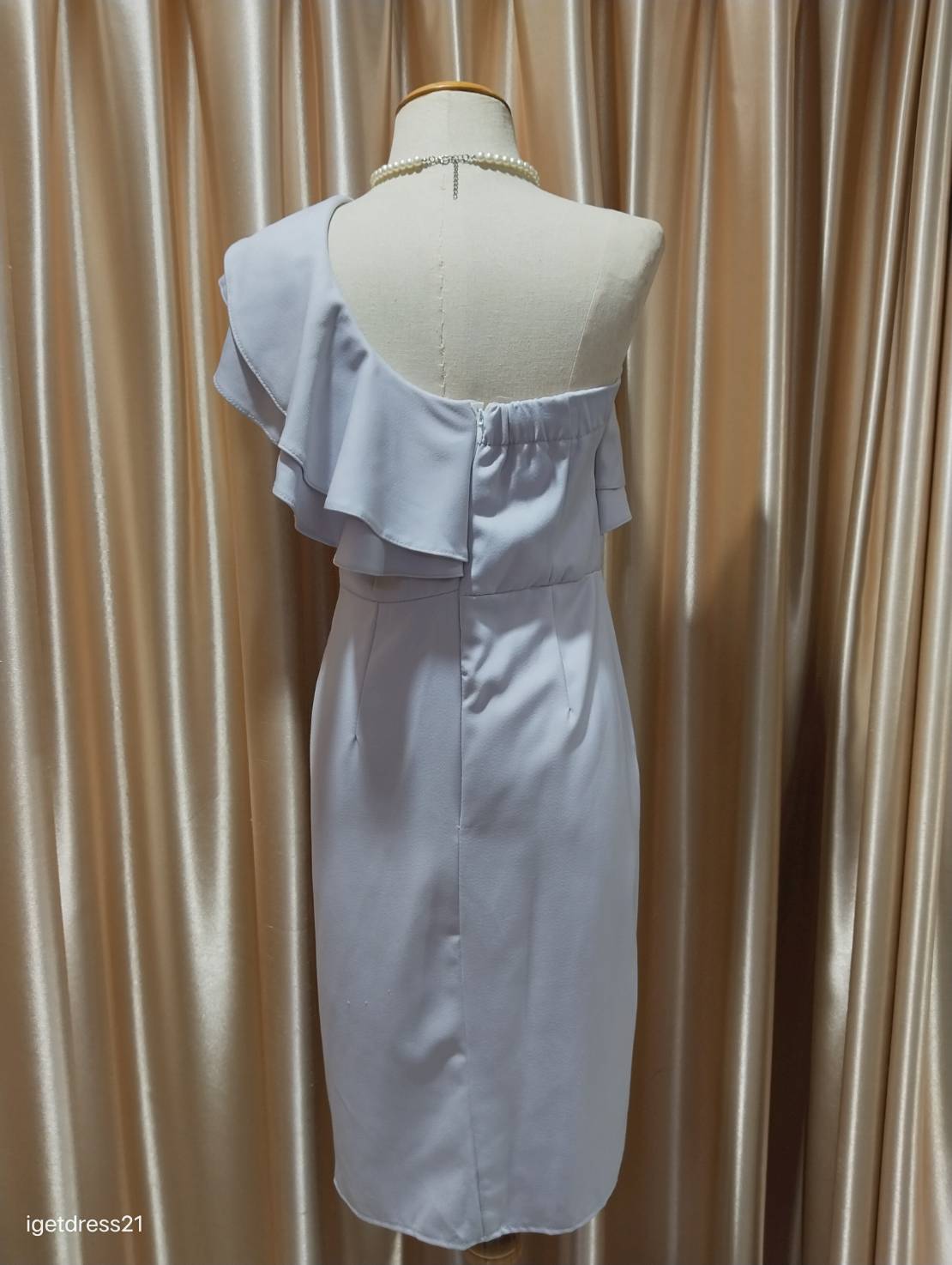 (PRE-LOVED) สั้นเทาไหล่เบี่ยงระบาย2ชั้น(M)