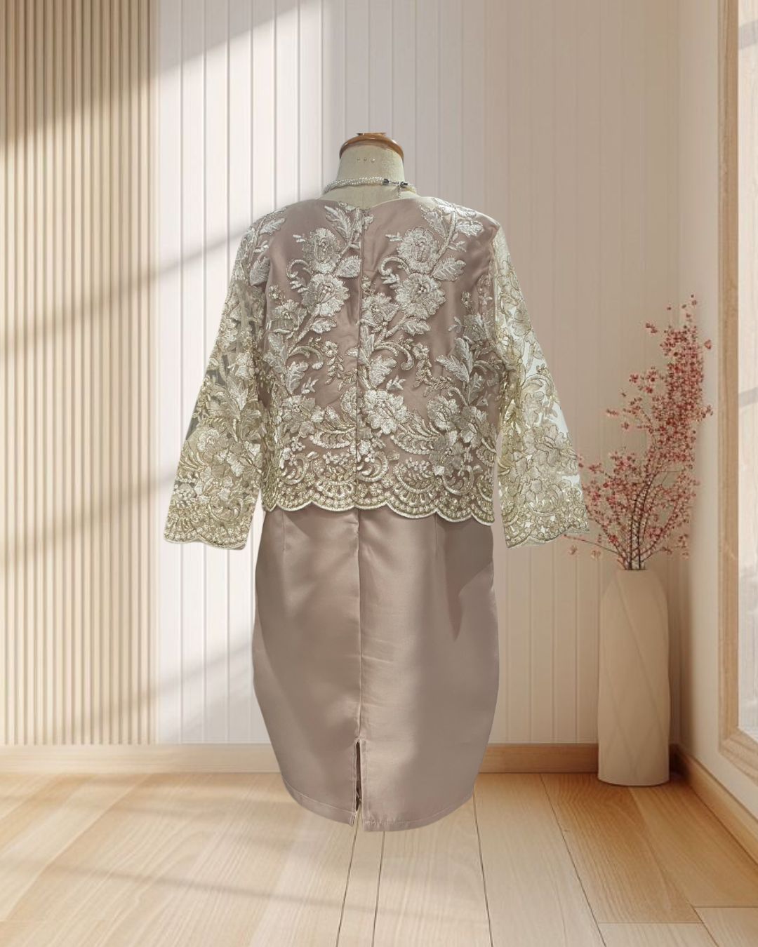 (PRE-LOVED) ชุดเดรสแม่เจ้าสาวสีชมพุอ่อน ปักผ้าลูกไม้ ไซส์ 2XL