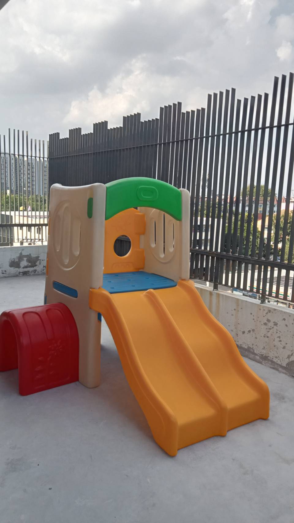 ป้อมกระดานลื่นคู่