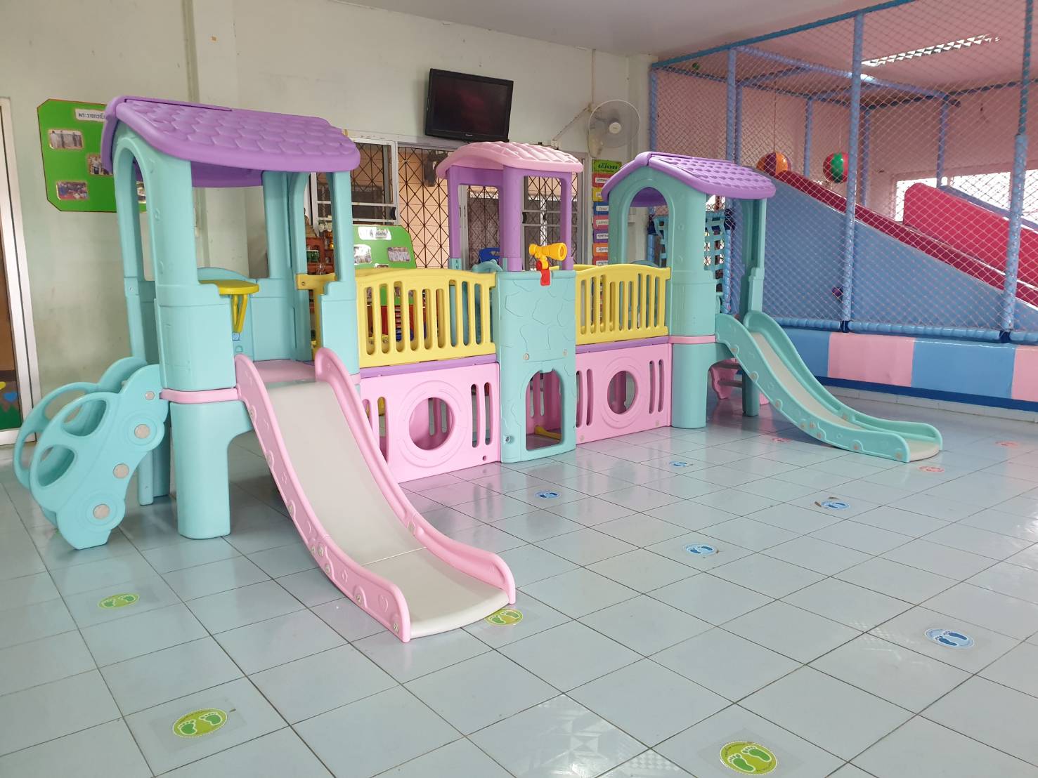 บ้านน้อย 3 ป้อม บันไดรถ (สีหวาน)