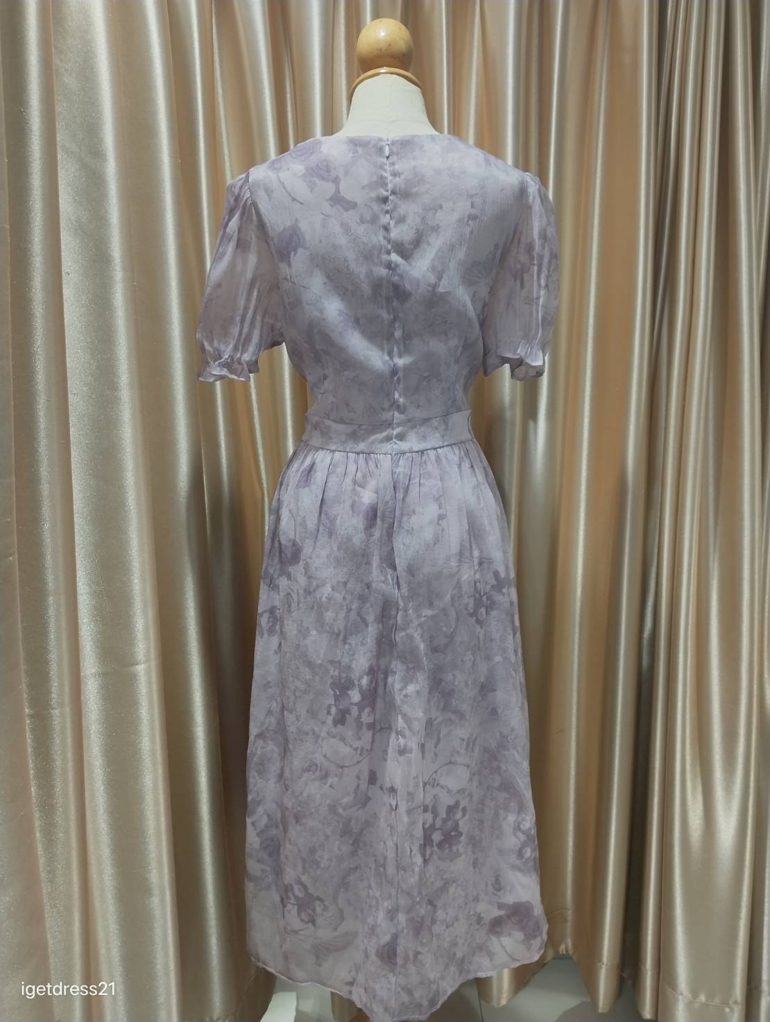 ชุดเดรสยาวสีม่วงผ้าพิมพ์ลายกุหลาบ XL