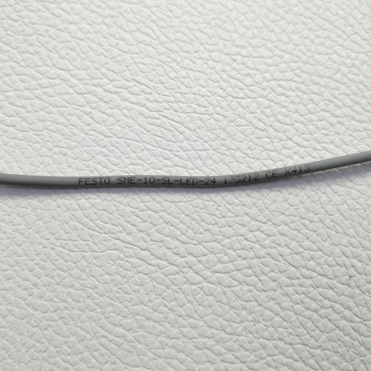 Reed Switch Festo รุ่น SME-10-SL-LED-24, 3Wire, PNP, NO