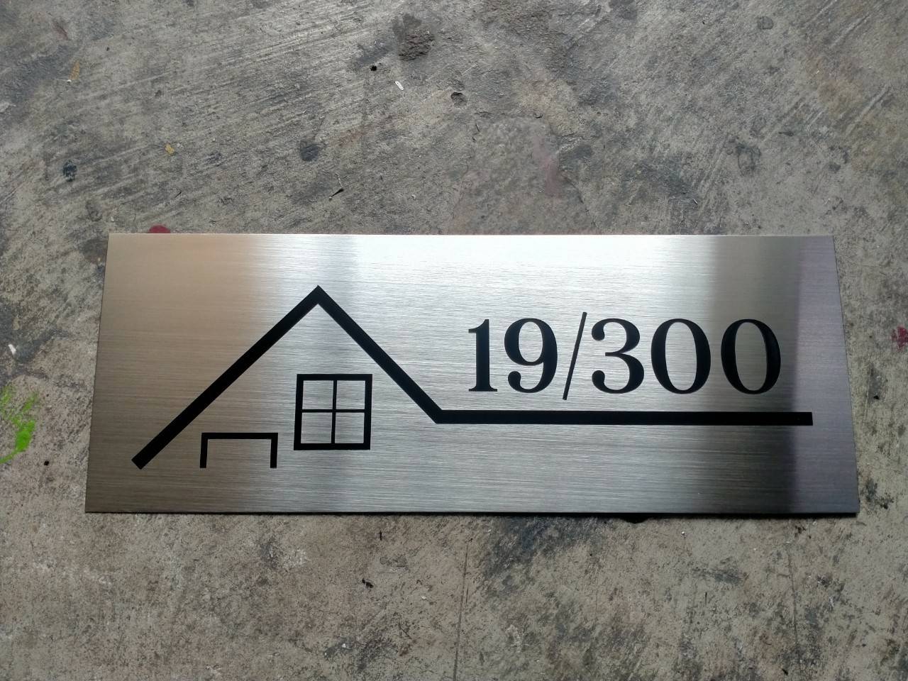 ป้ายสแตนเลส พิมพ์สกรีนUV - บ้านเลขที่19/300