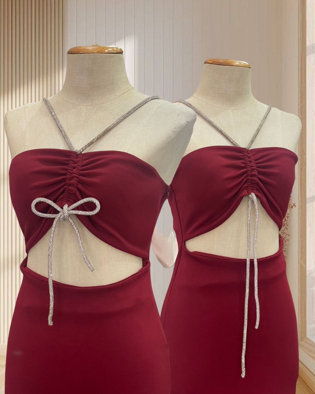 (PRE-LOVED) ราตรีสั้นสีแดง รัดรูป สายเดี่ยวเพชร ไซส์ S