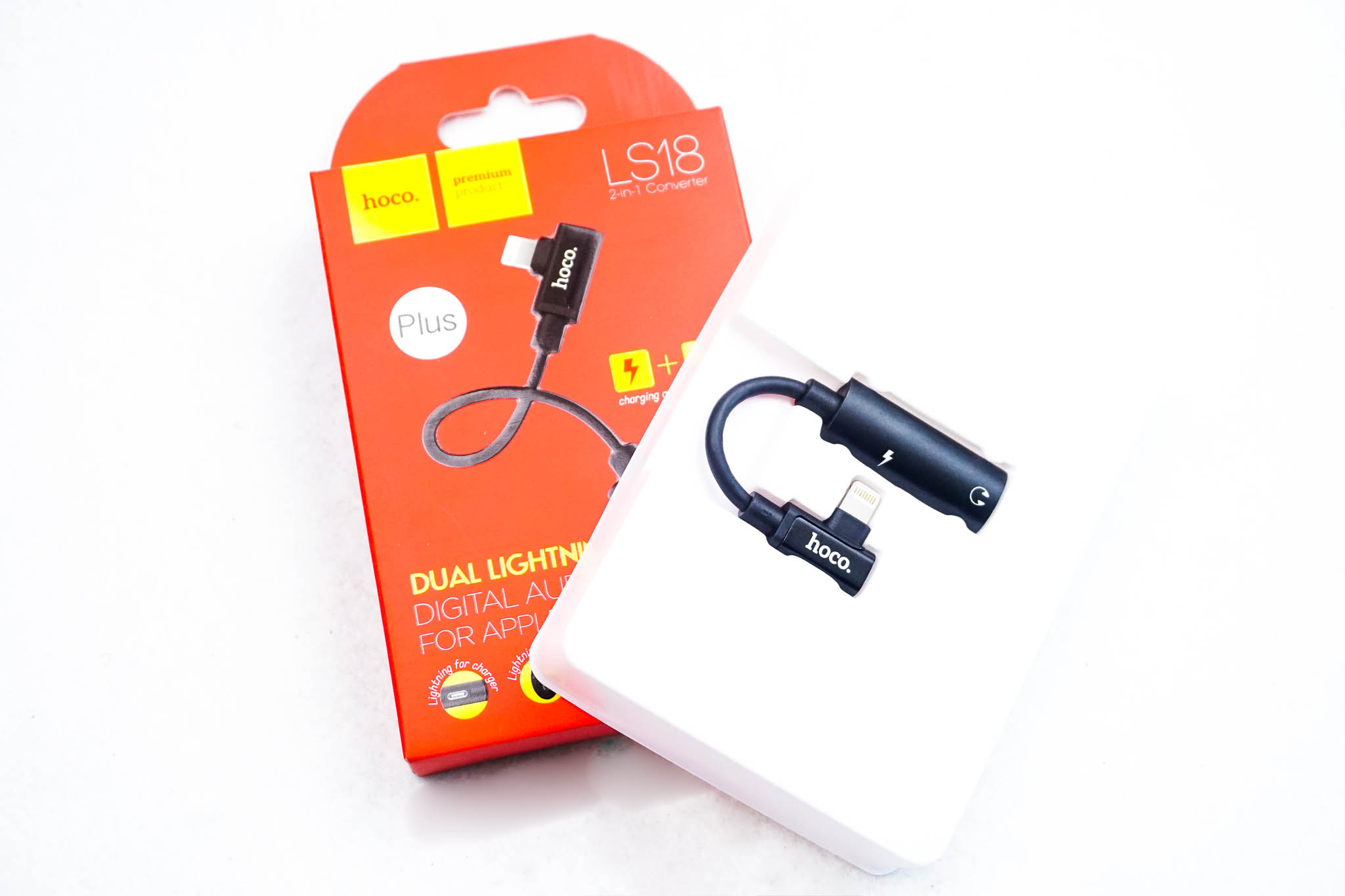 hoco LS18 Dual Lightning Digital Audio Converter for Lightning (สายต่อไอโฟนสำหรับชาร์จฟังเพลงพร้อมกัน)