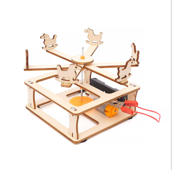 ม้าหมุนไม้