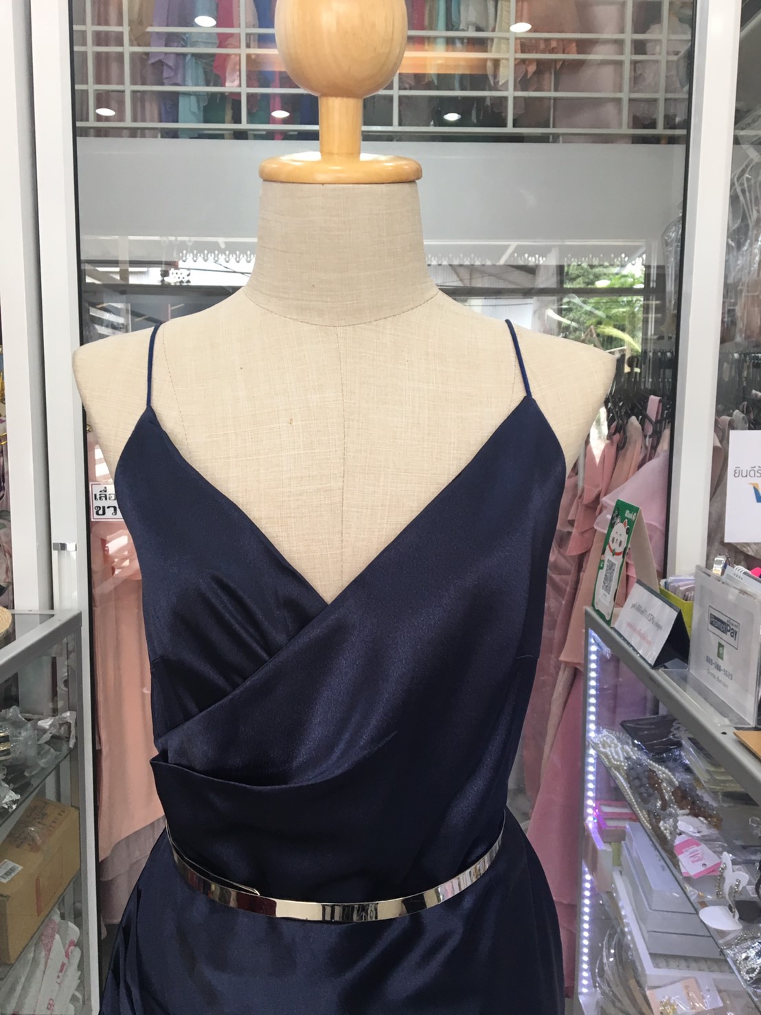 (PRE-LOVED) ราตรียาวสีกรมสายเดี่ยวอกป้ายจีบเอว (L)