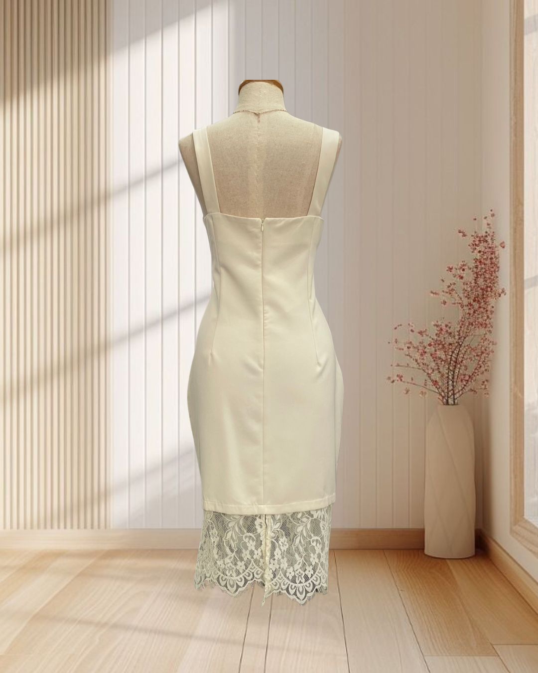 ( PRE-LOVED ) ราตรีสั้นสีครีม สายเดี่ยว แต่งกระดุม กระโปรงชายผ้าลูกไม้ ไซส์ L