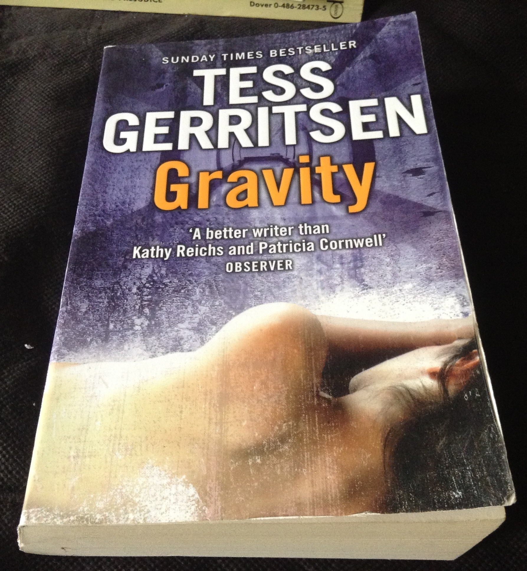 gravity tess gerritsen ราคา 200