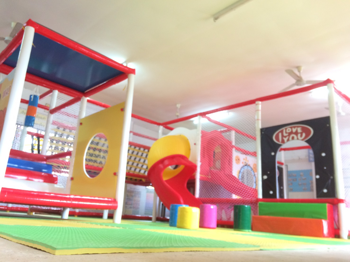 บ่อบอลเสริมทักษะ ห้องบอลอุโมงค์หมี