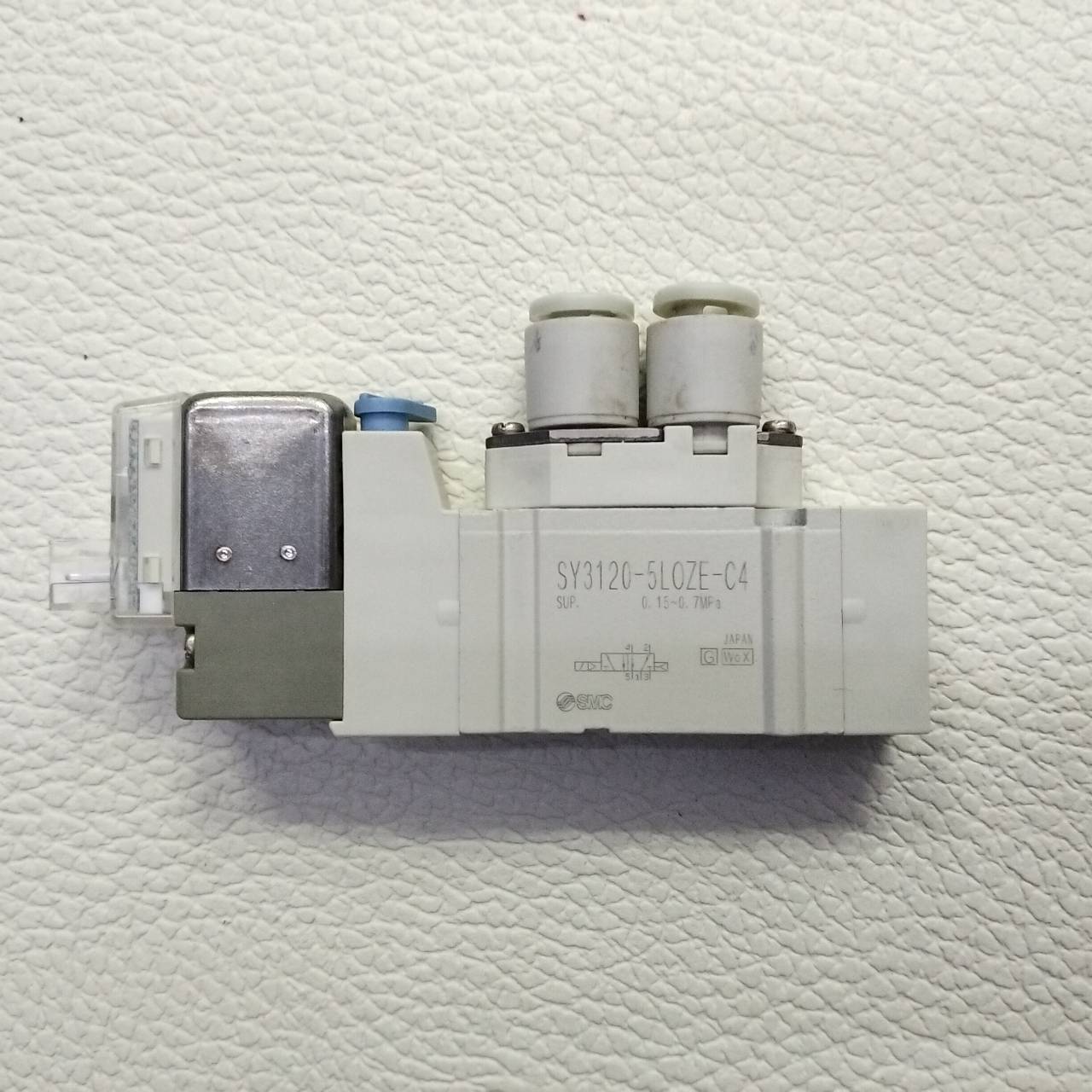 Solenoid Vaive SMC รุ่น SY3120-5LOZE-C4, 5/2, 2-Position single, Coil 24Vdc (สายลม 4 มม.)