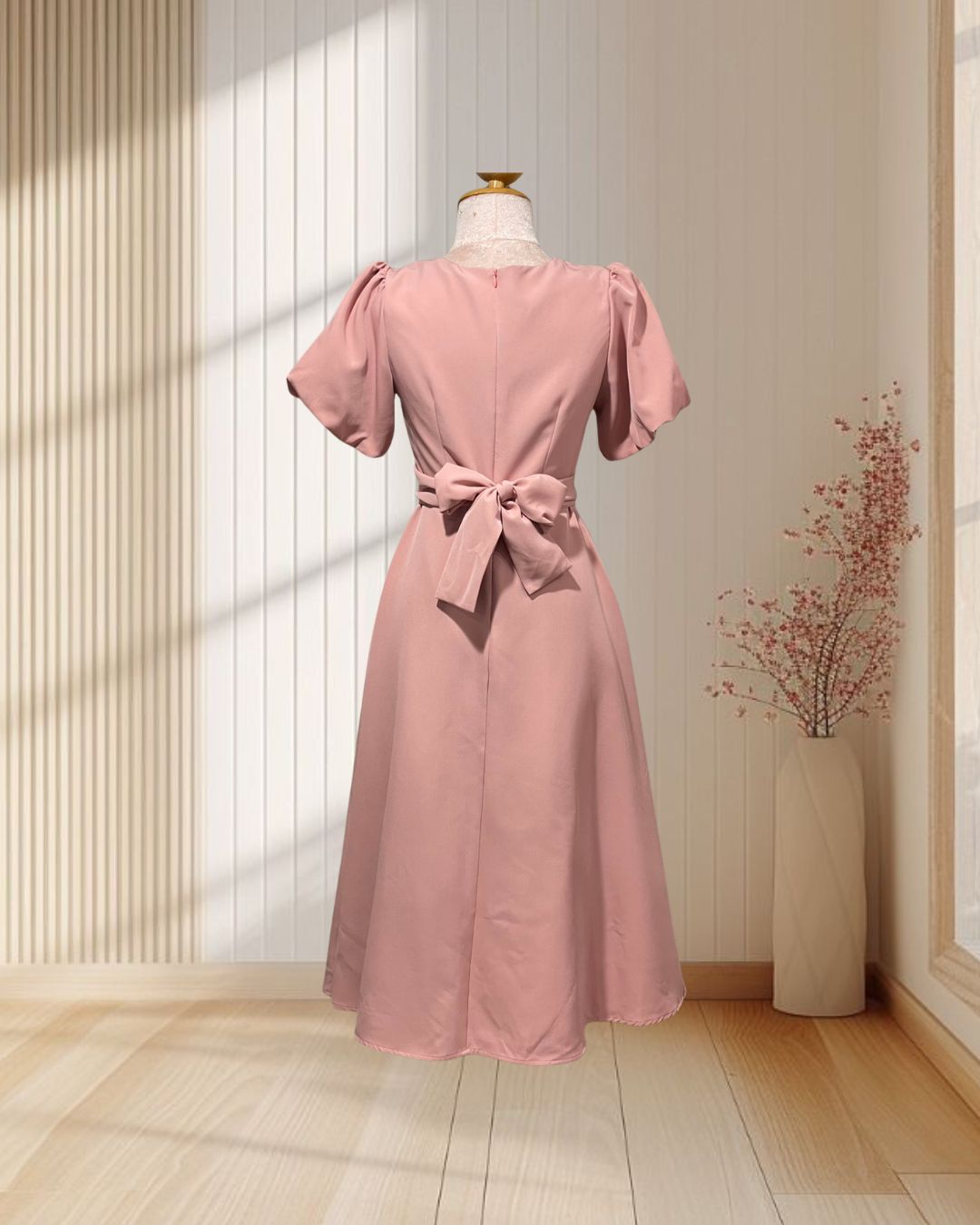 (PRE-LOVED) ราตรีสั้นสีชมพู แขนบอลลูน ไขว้หน้าผูกโบว์ด้านหลัง ไซส์ S