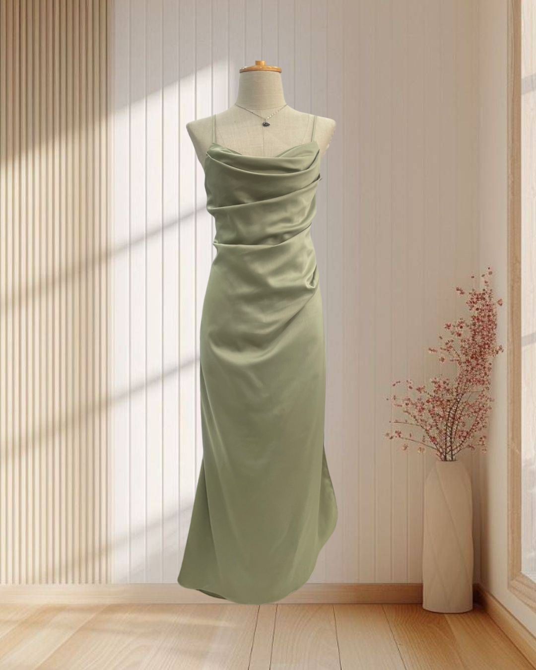 ราตรียาวสีเขียว สายเดี่ยว คอถ่วง ไซส์ L