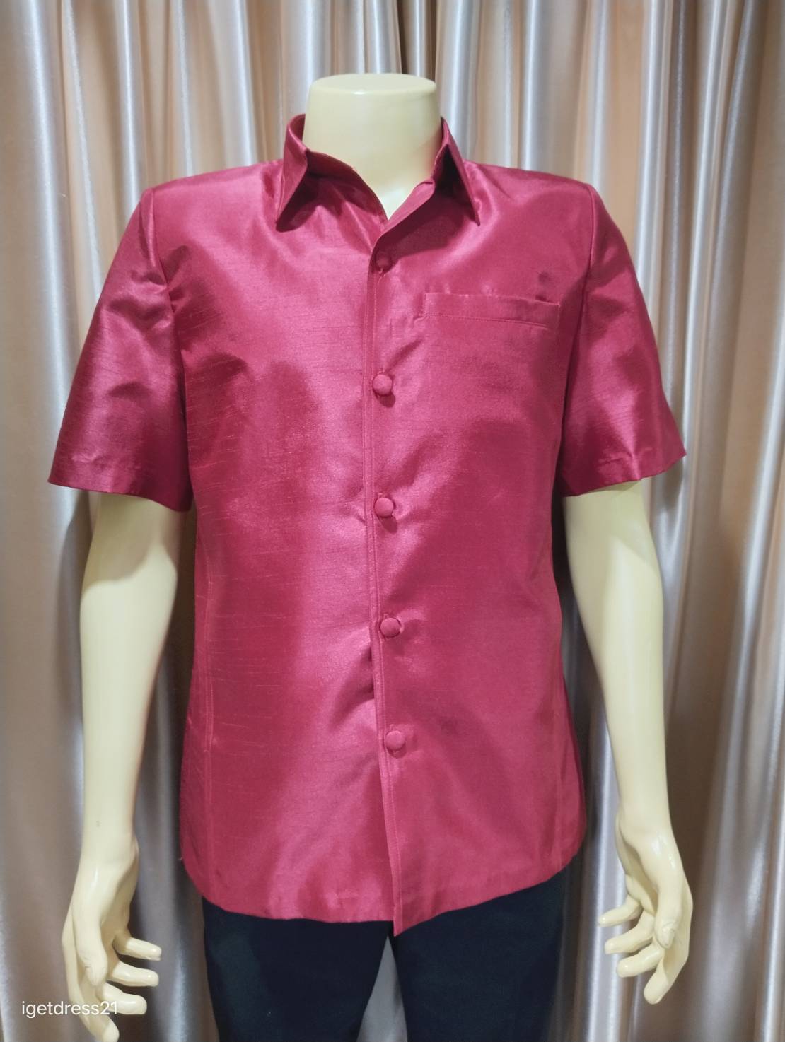 เสื้อซาฟารี สีแดง M