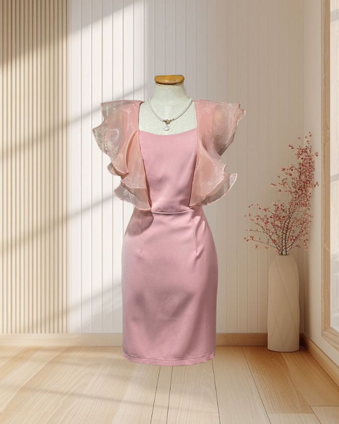 (PRE-LOVED) ชุดราตรีสั้นสีชมพู อกระบายผ้าแก้ว ไซส์ L