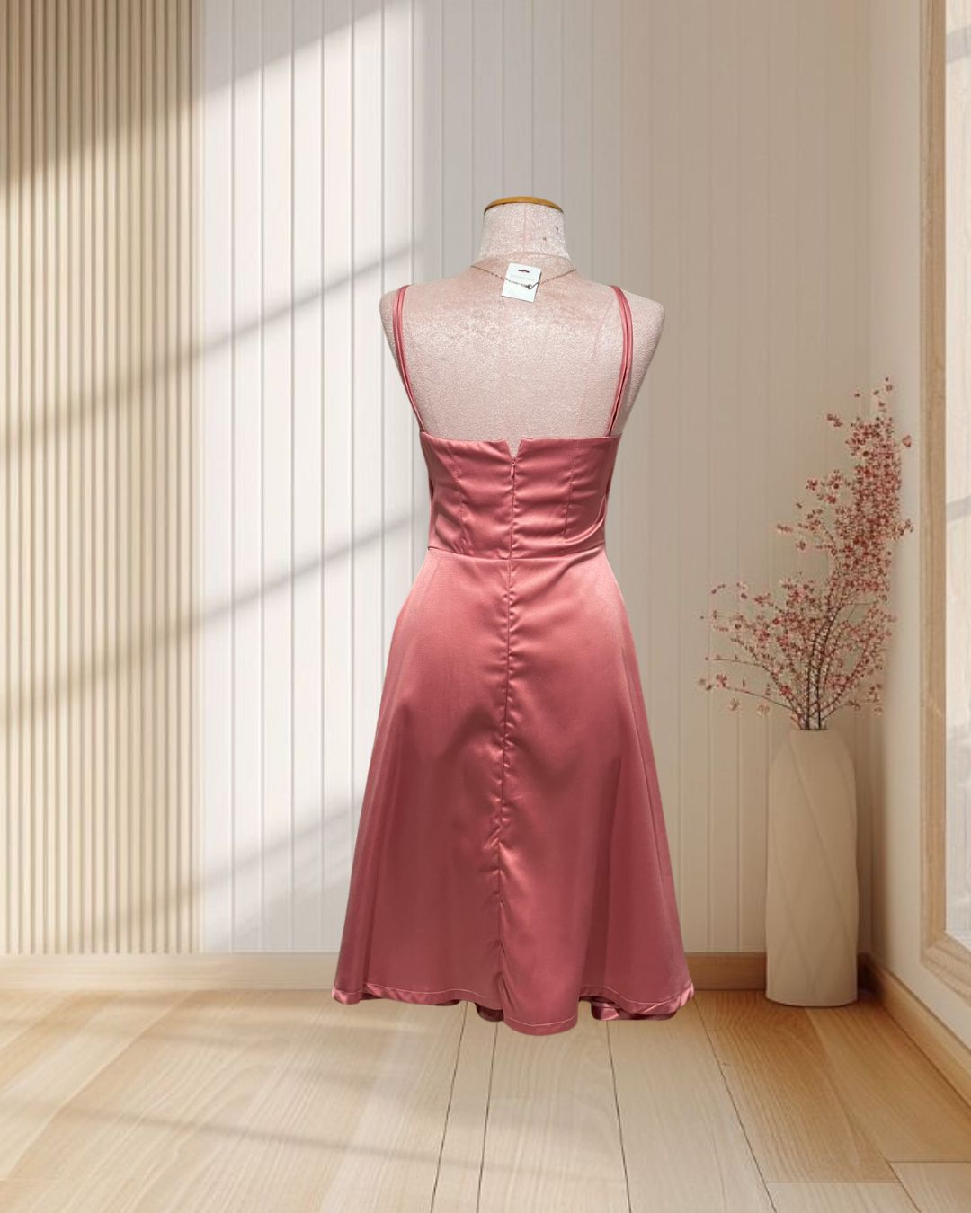 ราตรีสั้นสายเดี่ยวอกจับจีบกระโปรงบาน S