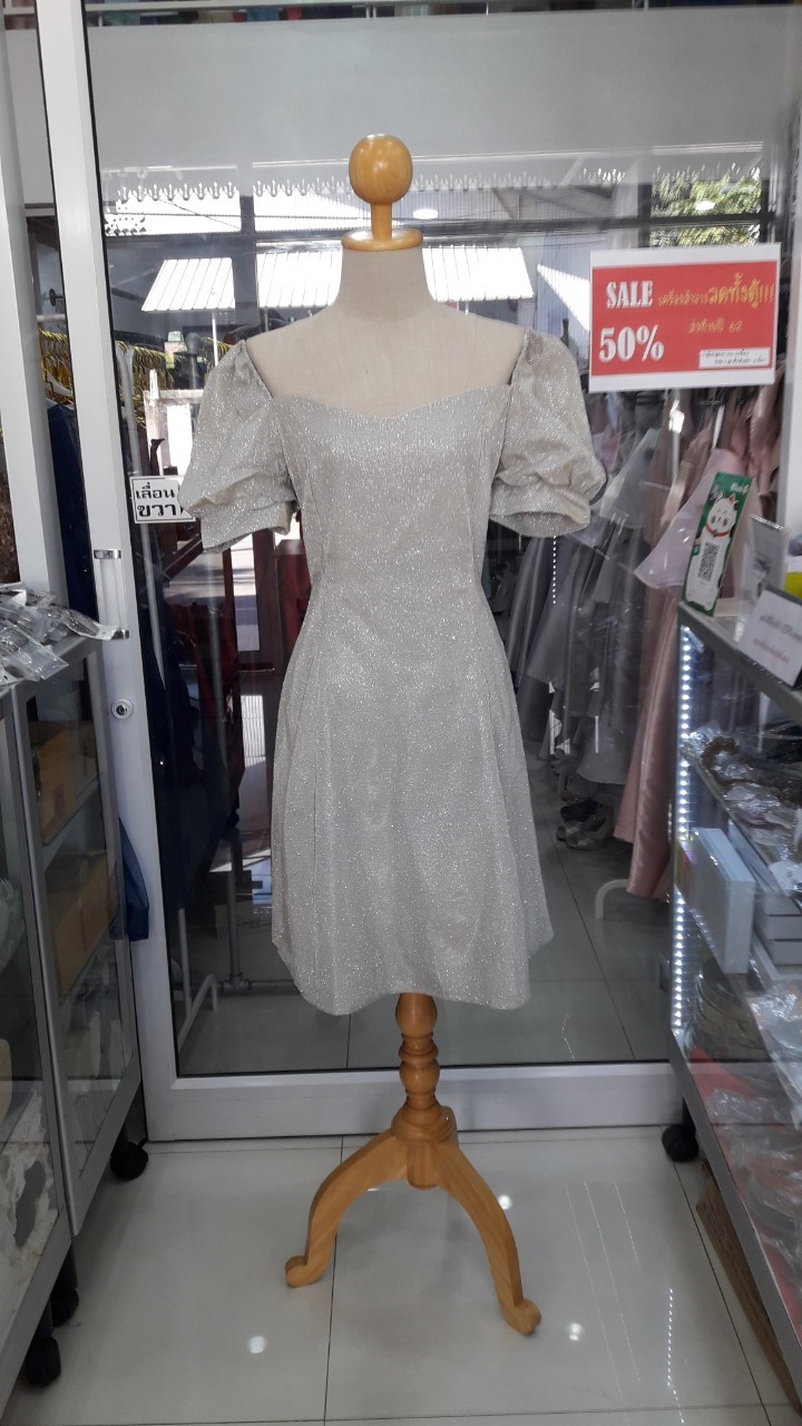 สั้นทองแขนตุ๊กตาจับจีบยางยืดรอบบ่ากระโปรงบาน (2XL) มือ2