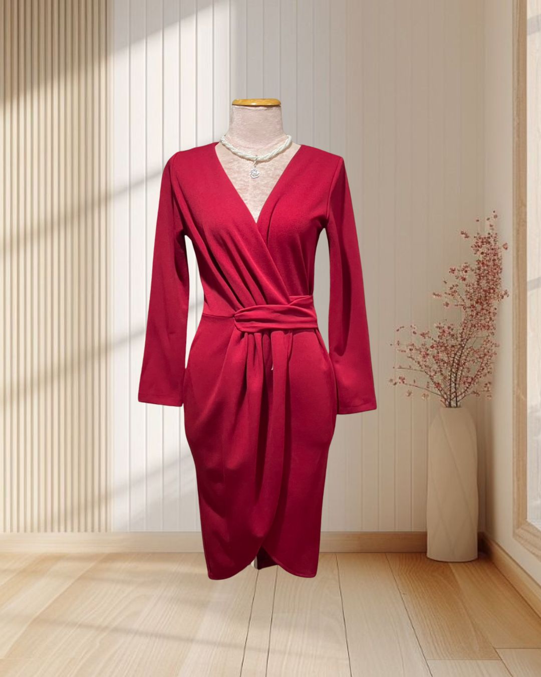 (PRE-LOVED) ราตรีสั้นสีแดง แขนยาว ผูกขยุ้มเอว ผ้ายืด ไซส์ S