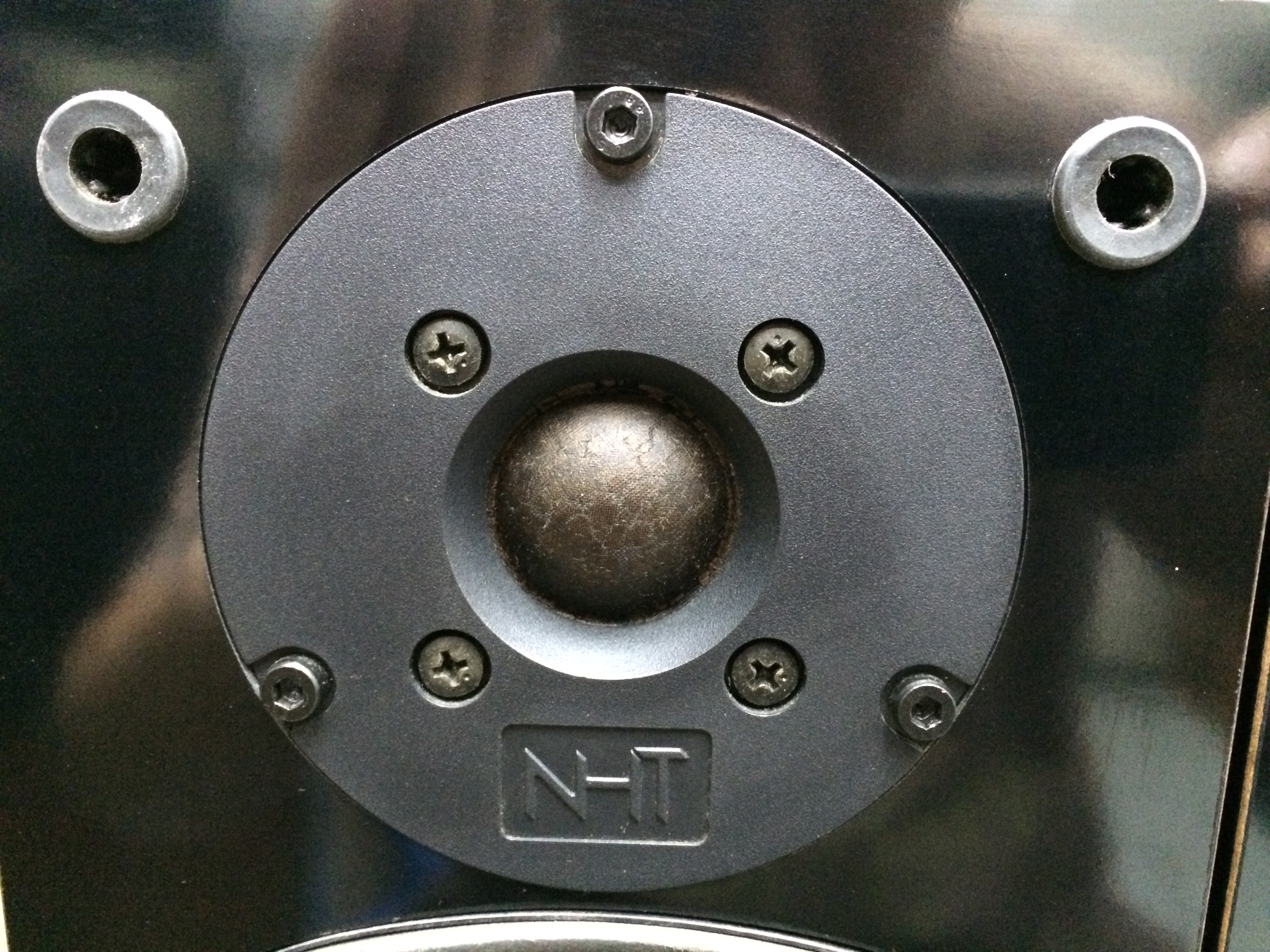 ลำโพงวางหิ้ง NHT Super Zero 2.1