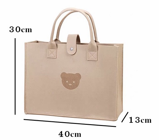 กระเป๋าถือลายหมี สูงหนึ่งฟุต กว้าง 13Cm เลือกได้สองลาย ราคา 49