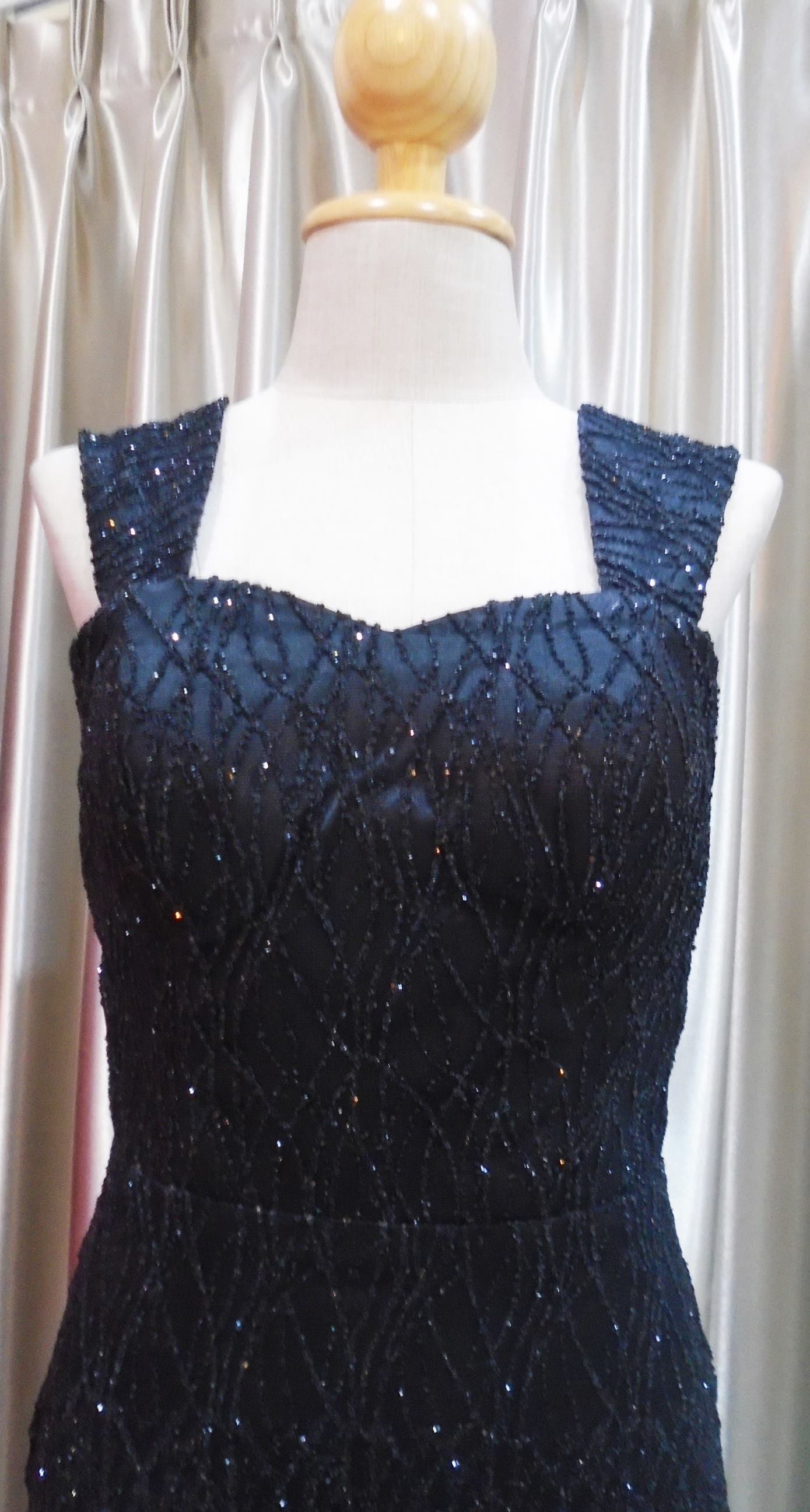 (PRE-LOVED) ราตรียาวสีดำปักเลื่อมมีเข็มขัด(สานหลัง ฟรีไซส์) มือ2