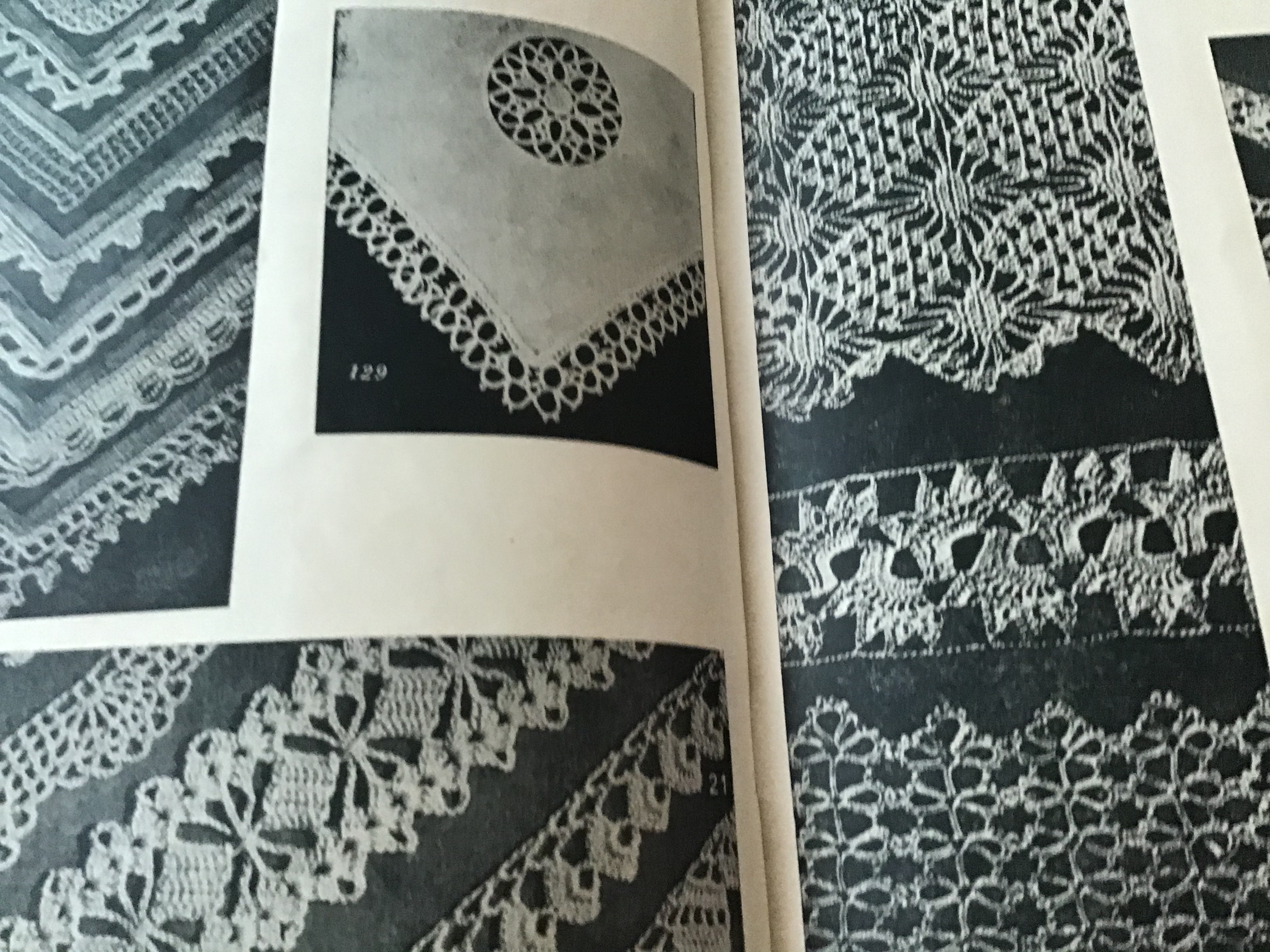 ศิลป์ลายถัก ราคา 150