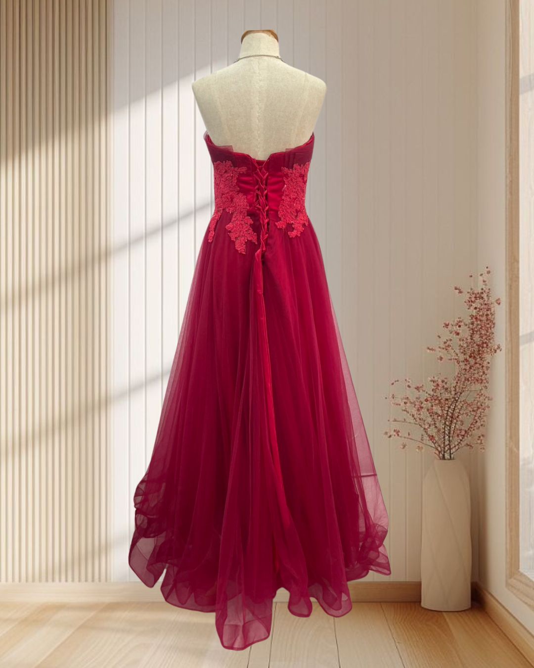 (PRE-LOVED) ยาวแดงเกาะอกโปรงผ้ามุ้งสานหลัง (M)