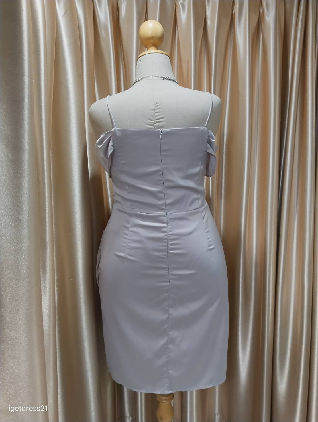 (PRE-LOVED) ชุดราตรีสั้นสายเดี่ยวปาดไหล่สีเทา 2XL