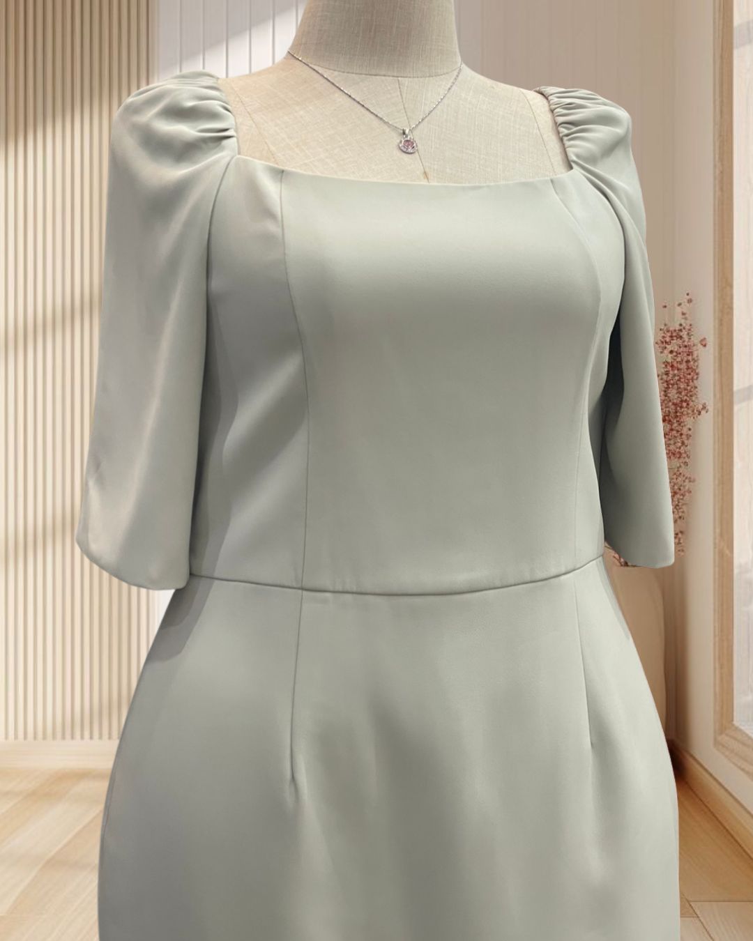 (PRE-LOVED) ราตรีสั้นสีเขียว แขนยาวสามส่วน กระโปรงทรงสอบ ไซส์ 3XL