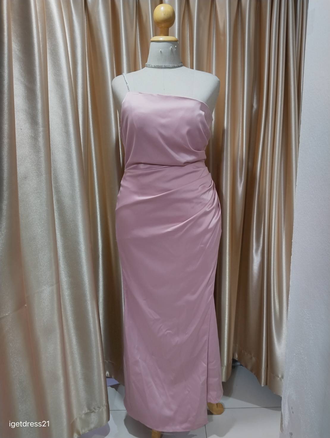ชุดราตรียาวบ่าเฉียงสีชมพู 2XL