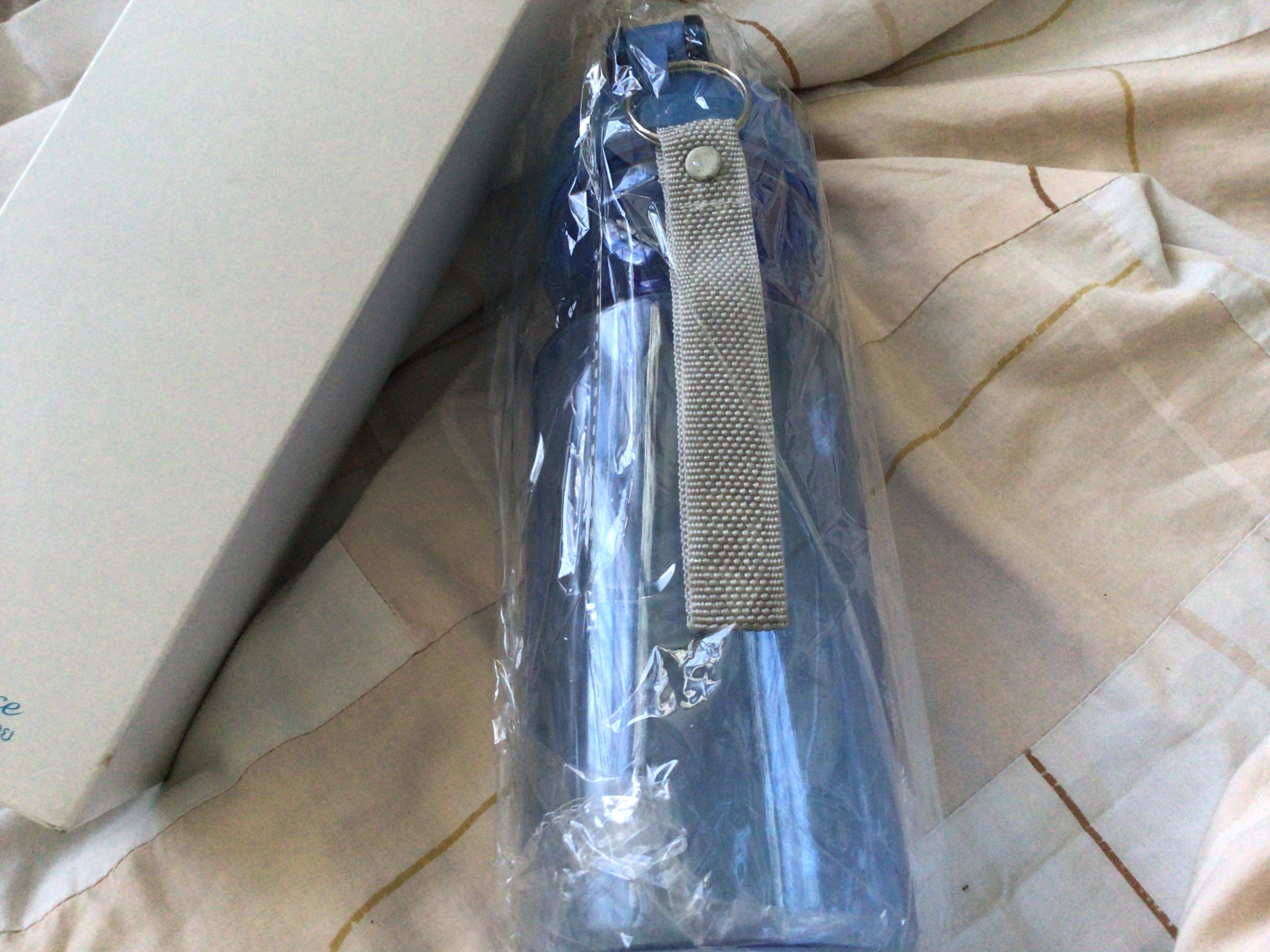 กระติกน้ำกรุงไทยสีน้ำเงิน