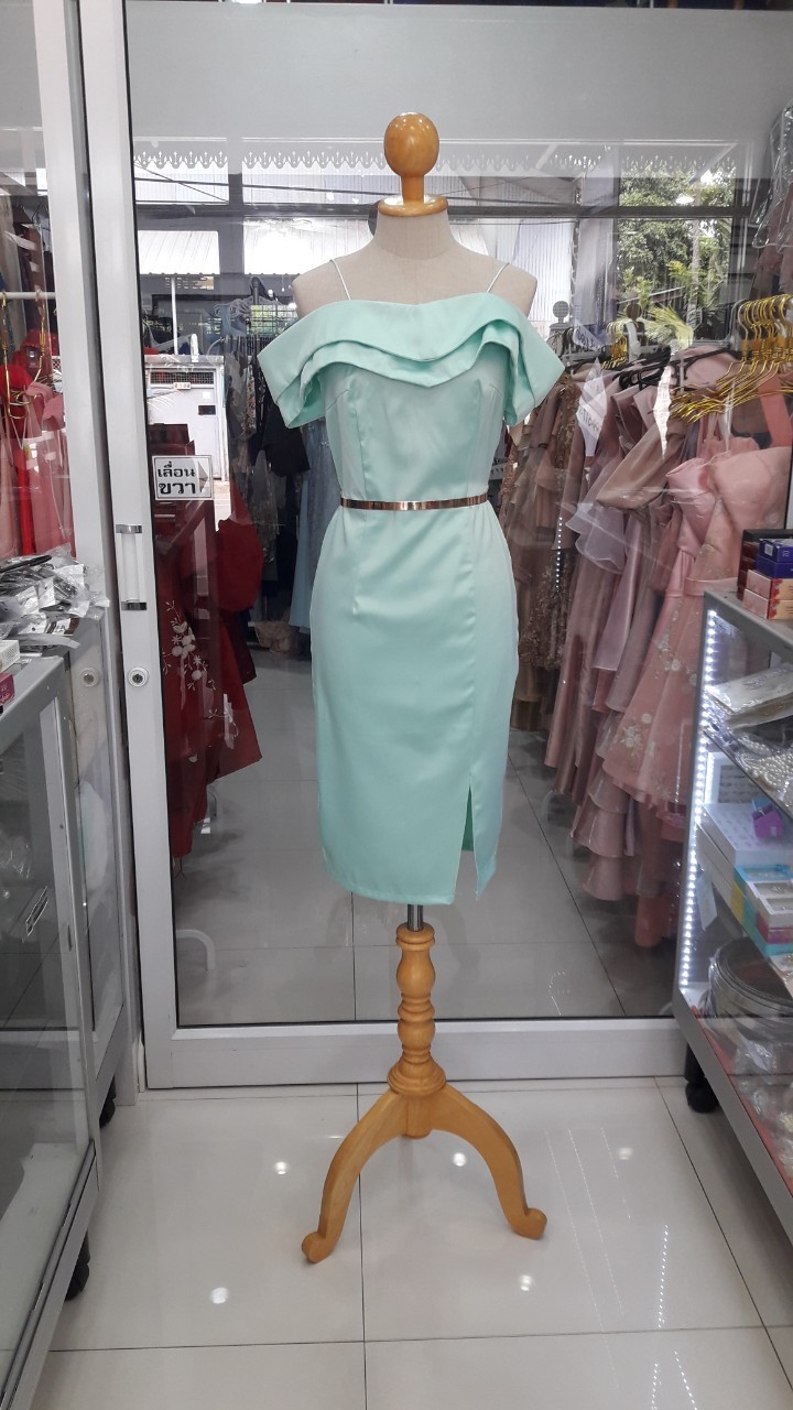 (PRE-LOVED) สั้นเขียวสายเดี่ยวปิดแขนปก2ชั้น (S)