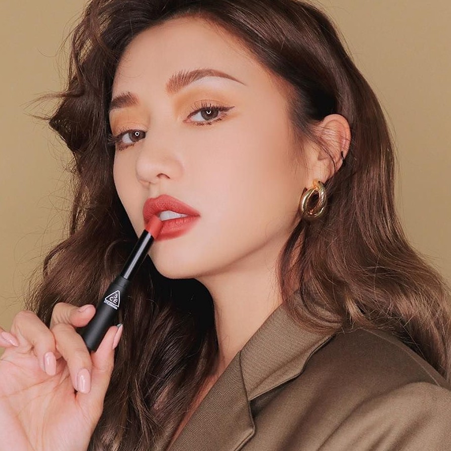 ลิปเนื้อเวลเวตแมท 3CE Slim Velvet Lip Color สีFluffy Red