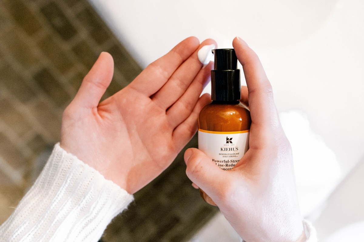 เซรั่มวิตซีคีลส์ Kiehl's - Dermatologist Solutions Powerful-Strength Line-Reducing Concentrate (Vit C) 50 ml.