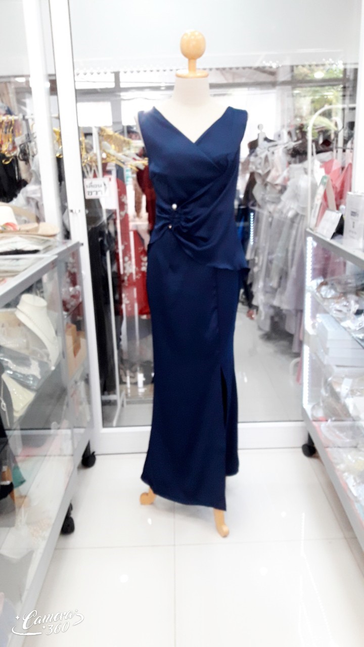 ราตรียาวสีกรมแขนกุดเข็มกลัดเอว (อก36 เอว30 สะโพก38)