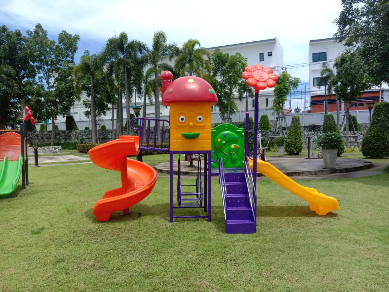 เครื่องเล่นสนาม ชุด บ้านเห็ดสไลด์วน เครื่องเล่นสนามมีรปะโยชน์