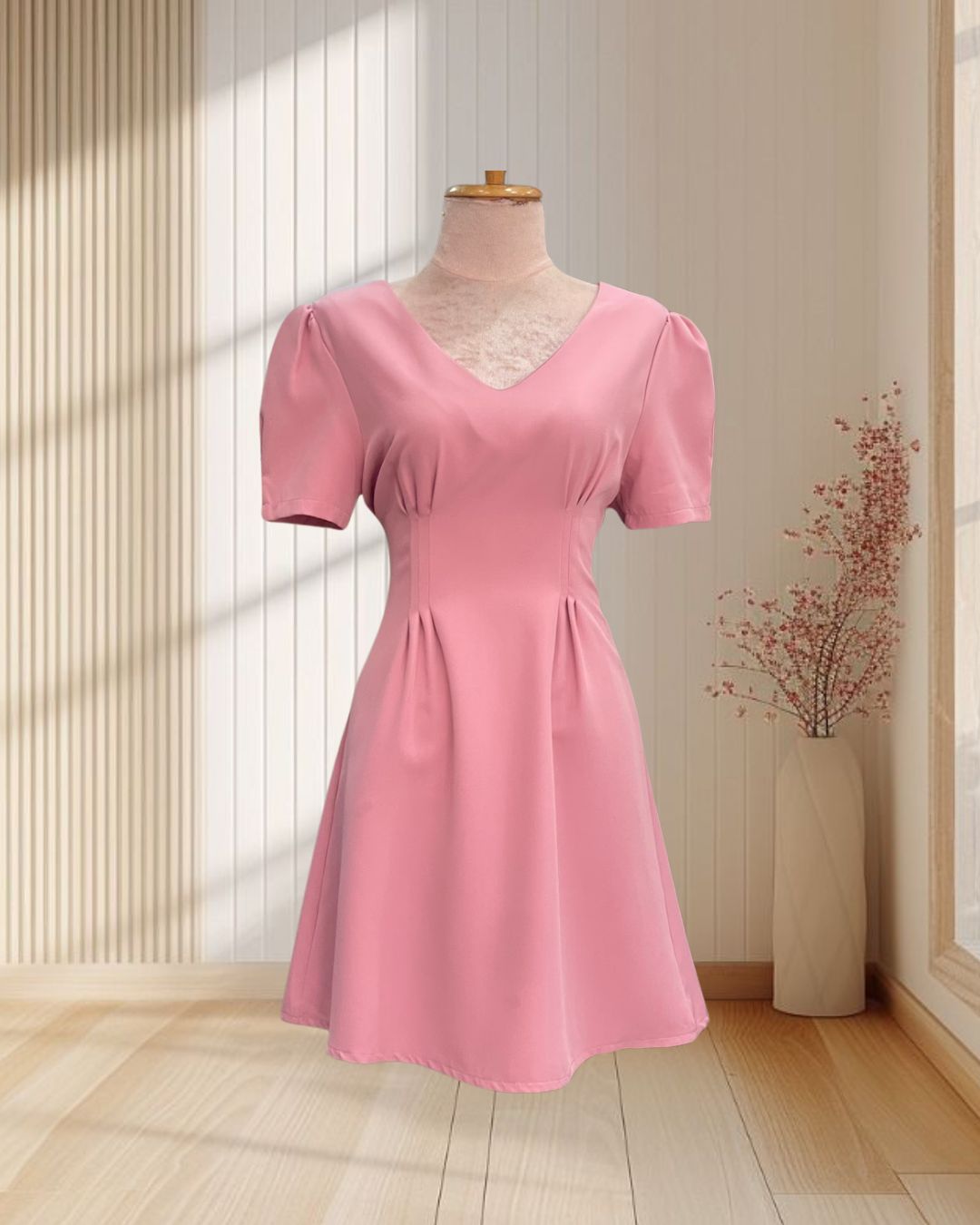 (PRE-LOVED) ราตรีเดรสสั้นสีชมพูบาร์บี้ แต่งจีบเอวสูง ไซส์ L