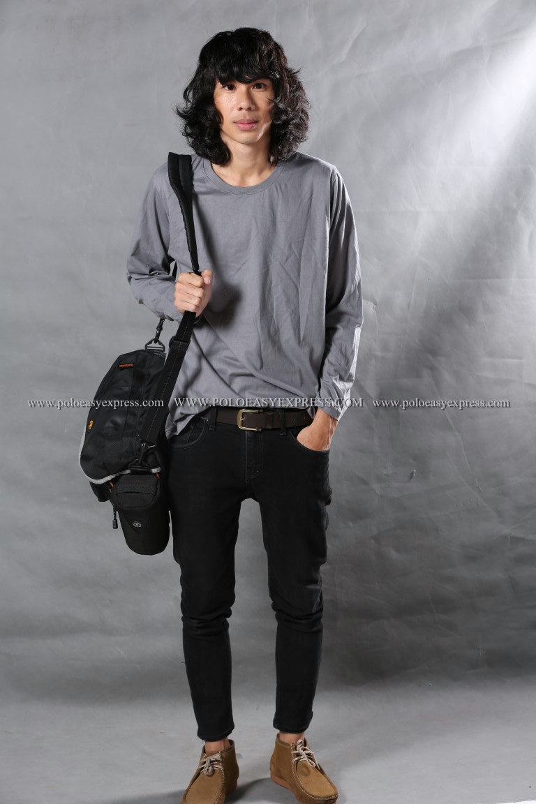 เสื้อยืด สีเทาอ่อน คอกลม แขนยาว Size XL