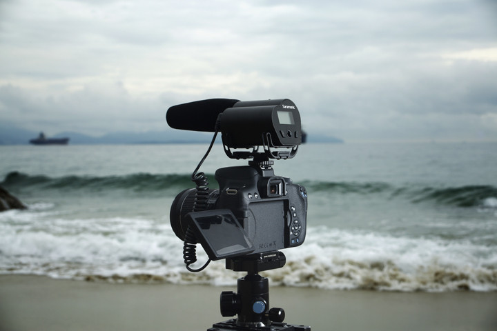 Saramonic Vmic Recorder Microphone with LCD monitor for DSLR Cameras and Camcorders