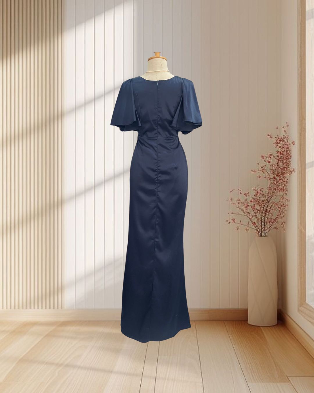 (PRE-LOVED) ราตรียาวสีกรม คอวี แขนกระดิ่ง ผ้าเงา ไซส์ XL