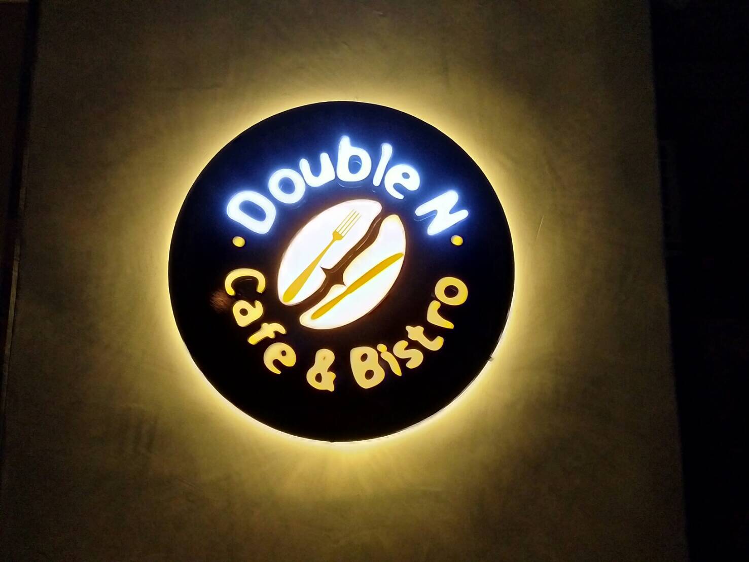 ป้ายไฟอ่างทอง ป้ายไฟออกหลัง ร้าน DoubleN cafe&bistro