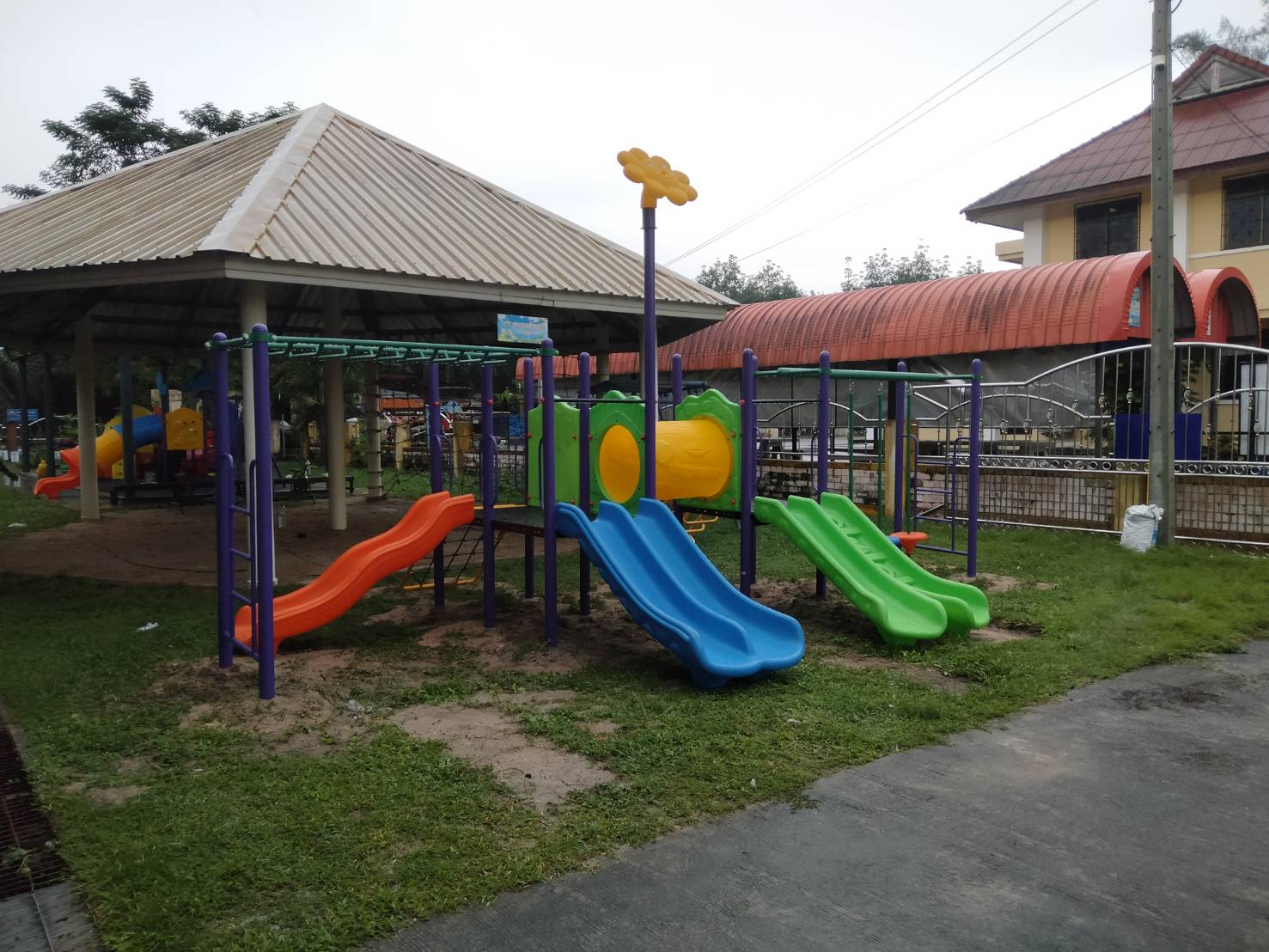 เครื่องเล่นสนาม ชุด สองสไลด์บาร์โหน เครื่องเล่นเสริมสุขภาพ