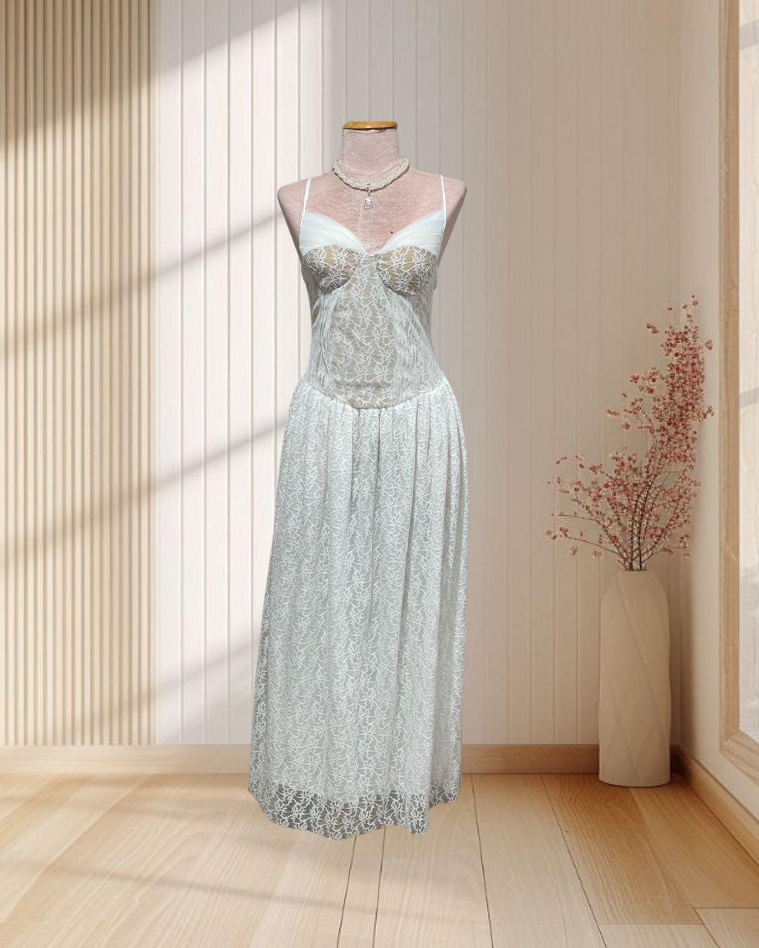 (NEW) ราตรียาวสีขาว ผ้าลูกไม้ สายเดี่ยวปรับได้ กระโปรงเอวต่ำ ไซส์ S