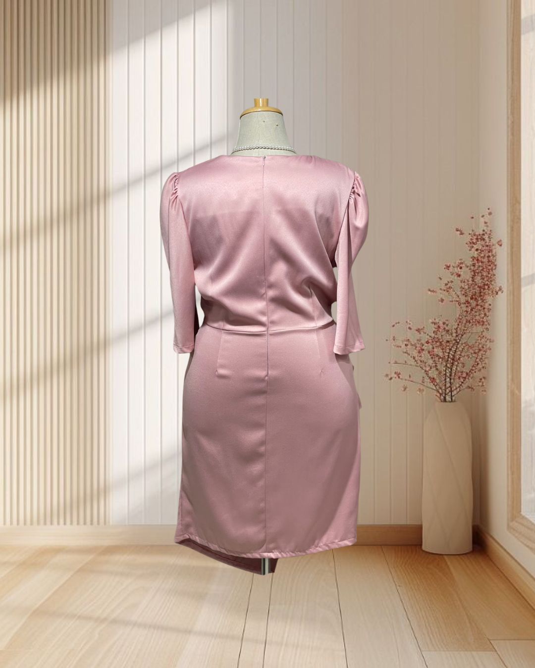 (PRE-LOVED) ราตรีสั้นสีชมพู แขนยาว อกโบว์ ผ้าเครป ไซส์ 2XL