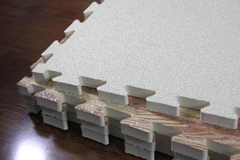 แผ่นโฟมลายไม้