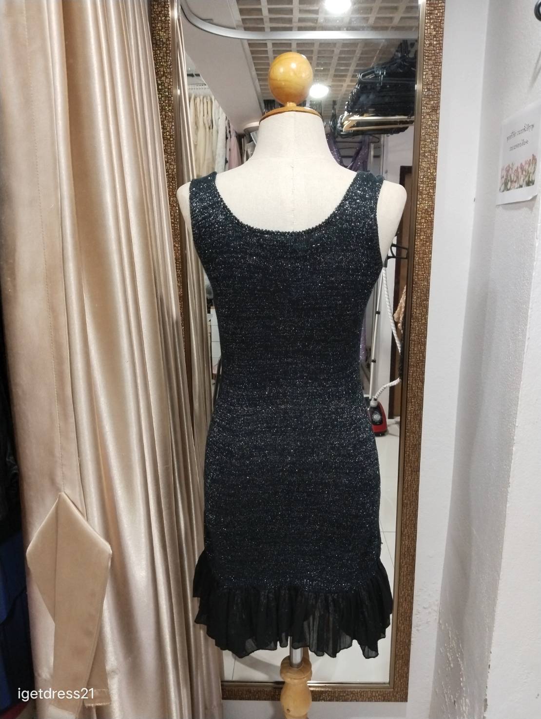 (PRE-LOVED) ราตรีสั้นสีดำแขนกุดแต่งเลื่อม M มือ2