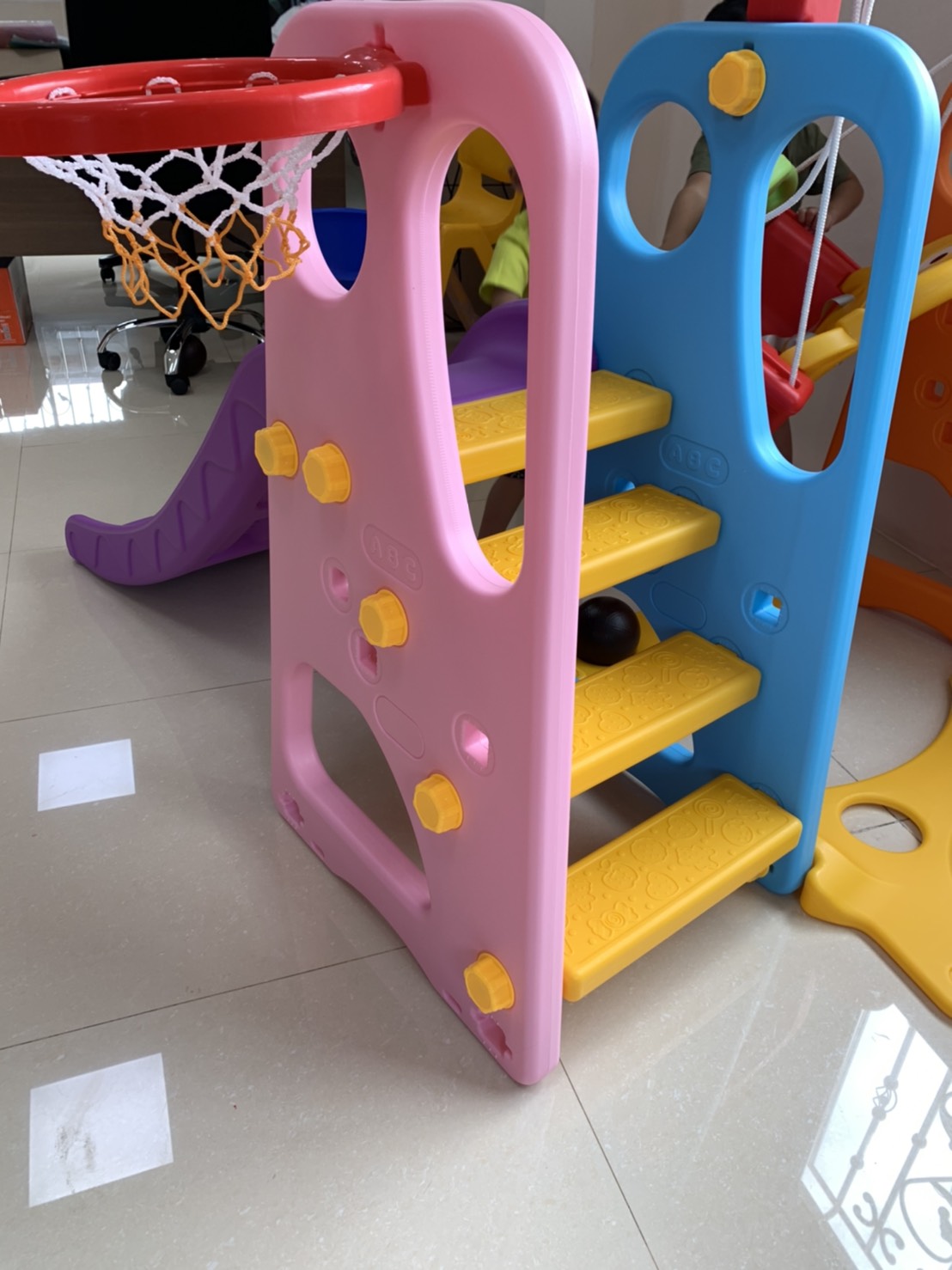 ชิงช้ากระดานลื่น ที่นั่งเป็ดน้อย