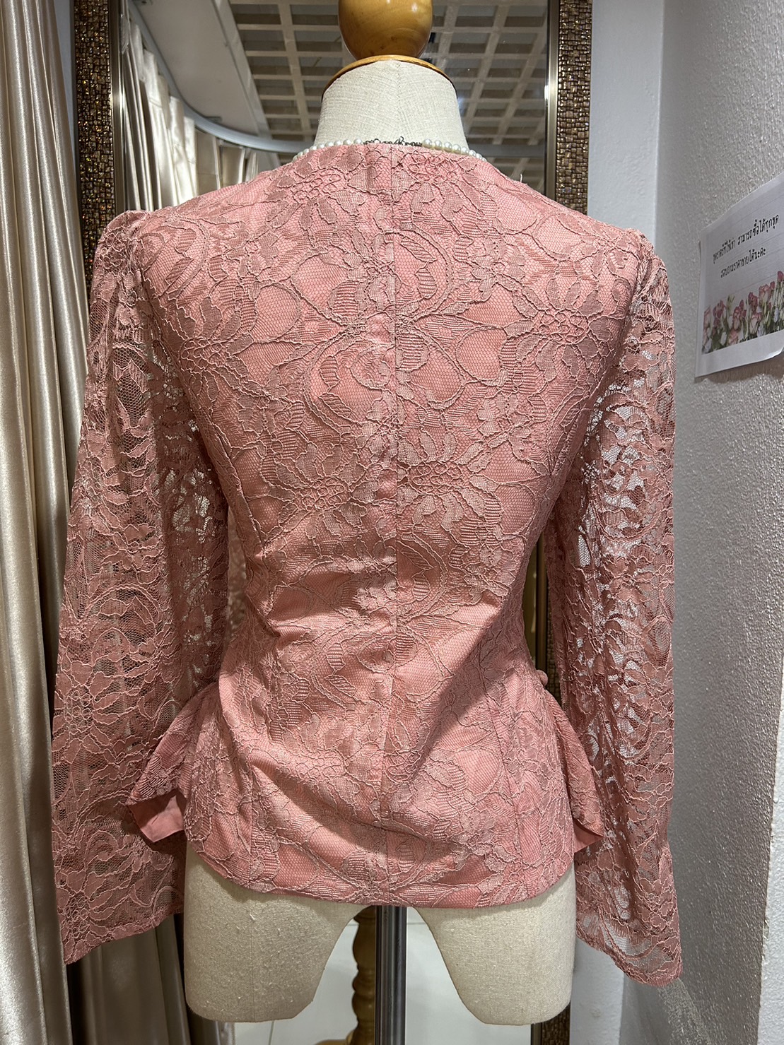 เสื้อลูกไม้สีชมพู 36