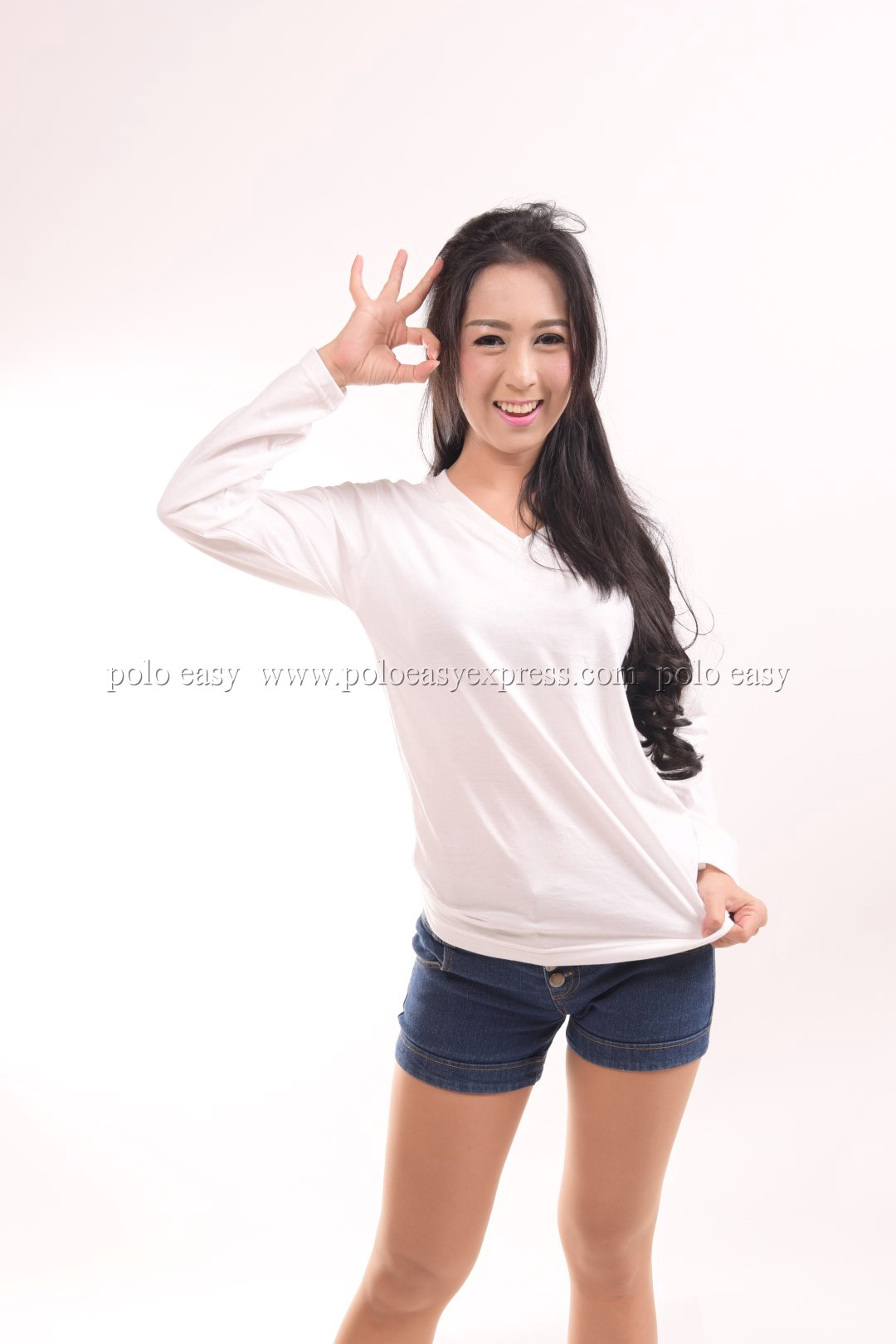 เสื้อยืด สีขาว คอวี แขนยาว Size XL