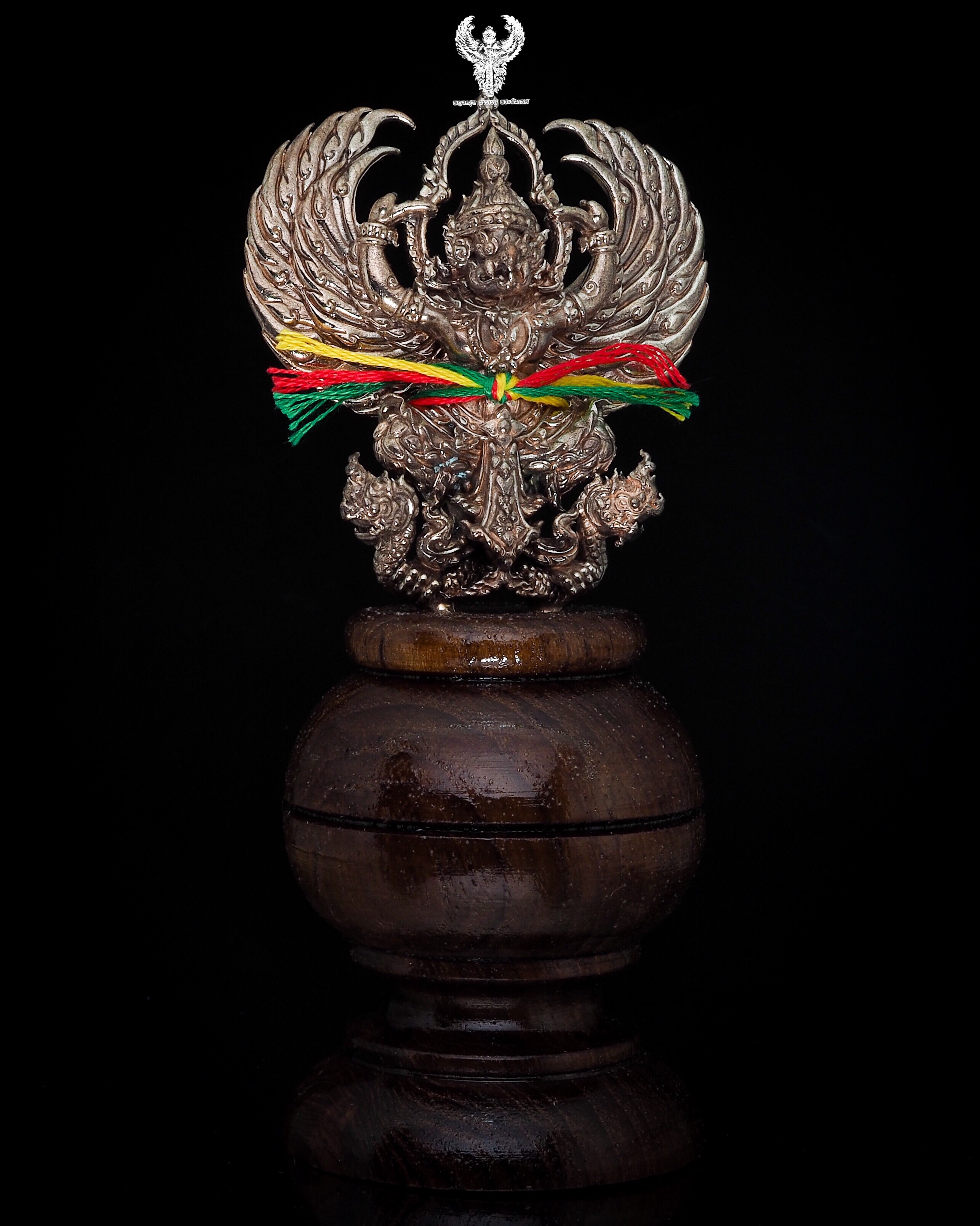 พญาครุฑหยุดนาค เนื้อนวะ ขนาดตั้งหน้ารถ ฐานไม้ หลวงพ่อชม วัดโปรดสัตว์ จ.อยุธยา #องค์นี้เลข283